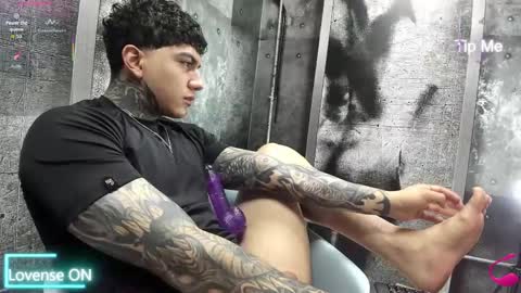 Snapshot of gury_tattoo chatting on May 30, 4:59 pm Gury online show from May 30, 4:59 pm