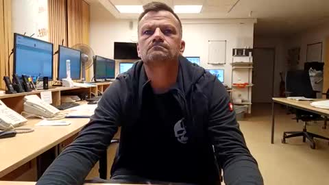 Snapshot of guschidick chatting on September 26, 11:42 pm guschidick online show from September 26, 11:42 pm