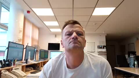 Snapshot of guschidick chatting on September 29, 3:17 pm guschidick online show from September 29, 3:17 pm