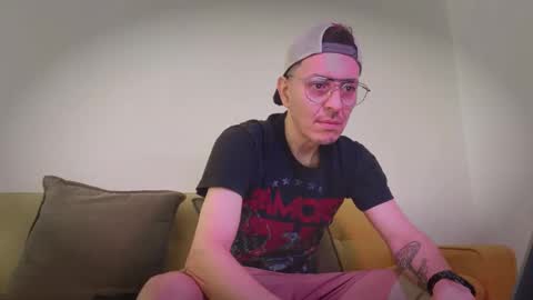 GUS online show from September 22, 1:13 pm