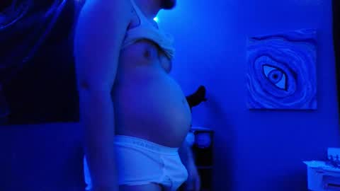 Snapshot of gutlvr chatting on December 8, 11:14 am gutlvr online show from December 8, 11:14 am