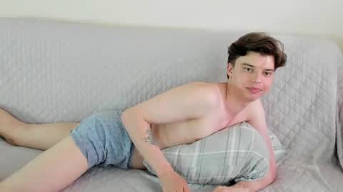 Snapshot of guy_liam1 chatting on June 30, 3:02 pm guy_liam1 online show from June 30, 3:02 pm