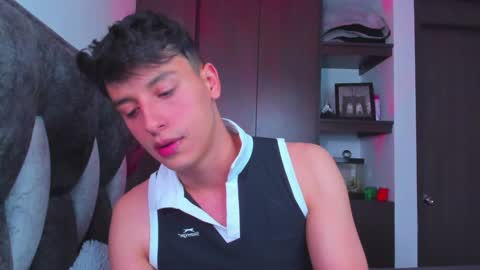 Snapshot of guy_twinks chatting on January 24, 8:32 pm Gabriel online show from January 24, 8:32 pm