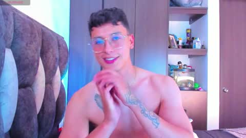 Snapshot of guy_twinks chatting on September 25, 1:42 am Gabriel online show from September 25, 1:42 am