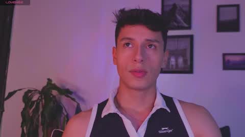 Snapshot of guy_twinks chatting on January 19, 4:27 am Gabriel online show from January 19, 4:27 am