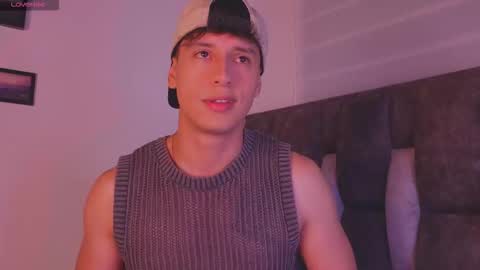 Snapshot of guy_twinks chatting on March 5, 7:59 am Gabriel online show from March 5, 7:59 am