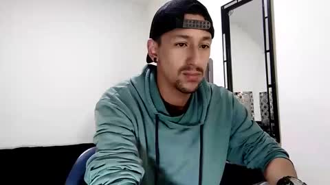 Snapshot of guykarim chatting on December 17, 10:55 am karim online show from December 17, 10:55 am