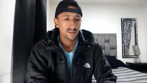 Snapshot of guykarim chatting on February 8, 2:26 am karim online show from February 8, 2:26 am
