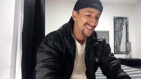 Snapshot of guykarim chatting on February 13, 11:50 am karim online show from February 13, 11:50 am