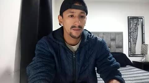 Snapshot of guykarim chatting on February 26, 10:14 am karim online show from February 26, 10:14 am