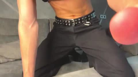 Snapshot of guys_fire chatting on February 9, 11:47 am Slava Rik online show from February 9, 11:47 am