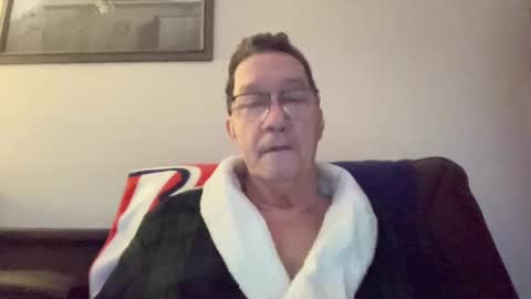Snapshot of gwashere4u chatting on December 30, 12:42 pm gwashere4u online show from December 30, 12:42 pm