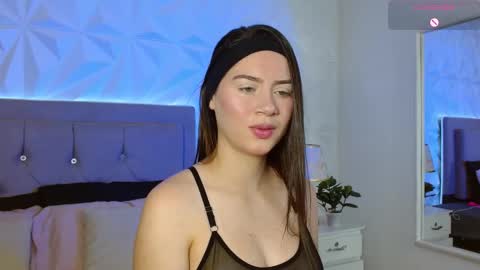 Gwen Drew online show from September 14, 12:37 pm