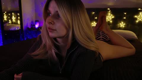 gwenhilton online show from December 28, 5:33 am