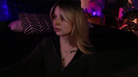 gwenhilton online show from January 3, 6:11 am