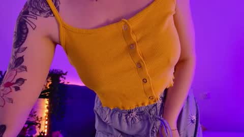 gwenhilton online show from October 3, 5:37 am