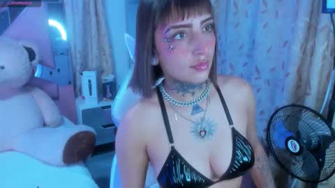 gyal_8_ online show from September 23, 3:53 am