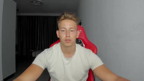 Oliver online show from November 4, 7:46 pm