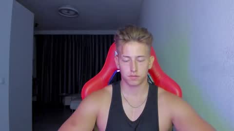 Oliver online show from November 26, 10:00 pm