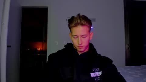 Oliver online show from January 6, 9:39 pm