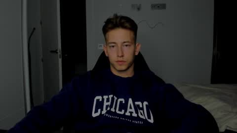 Oliver online show from March 3, 11:32 pm