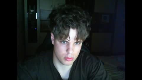 gymguy0505 online show from April 16, 9:39 pm