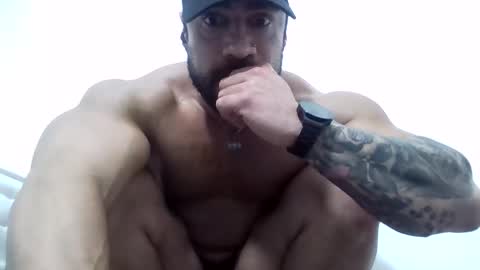 Snapshot of gymking999 chatting on February 11, 9:56 pm gymking999 online show from February 11, 9:56 pm