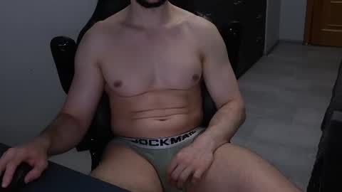 Snapshot of gymmaster05 chatting on July 2, 10:38 pm gymmaster05 online show from July 2, 10:38 pm