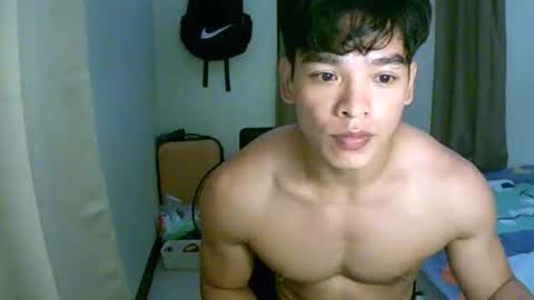 Snapshot of gymnasmenos chatting on March 11, 10:10 am AJ online show from March 11, 10:10 am