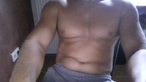 Snapshot of gymxxx_ chatting on July 8, 5:01 am gymxxx_ online show from July 8, 5:01 am