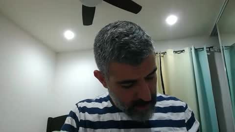 Snapshot of h0nest84 chatting on December 9, 4:12 am h0nest84 online show from December 9, 4:12 am