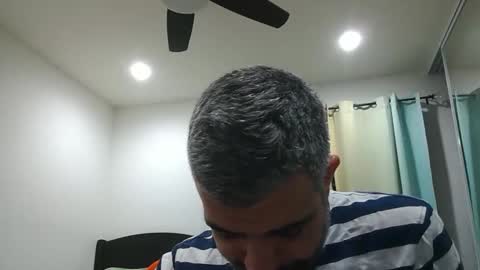 Snapshot of h0nest84 chatting on December 9, 7:17 am h0nest84 online show from December 9, 7:17 am