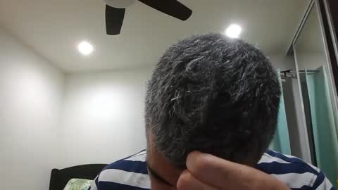 Snapshot of h0nest84 chatting on December 11, 7:42 am h0nest84 online show from December 11, 7:42 am