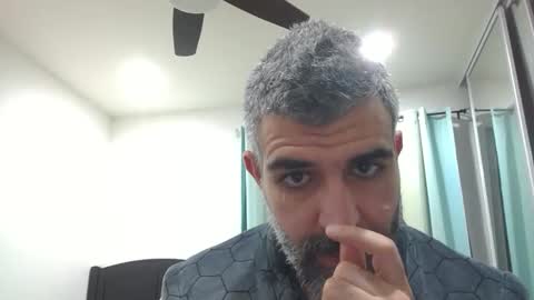 Snapshot of h0nest84 chatting on December 12, 5:10 am h0nest84 online show from December 12, 5:10 am