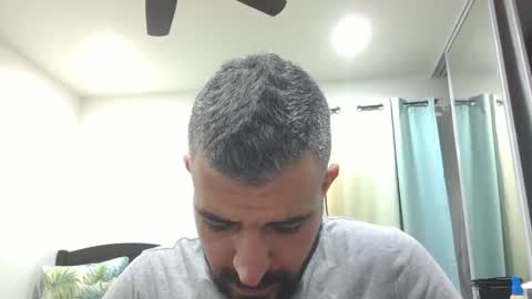 Snapshot of h0nest84 chatting on December 24, 7:39 am h0nest84 online show from December 24, 7:39 am