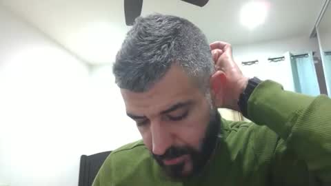 Snapshot of h0nest84 chatting on December 27, 9:28 am h0nest84 online show from December 27, 9:28 am