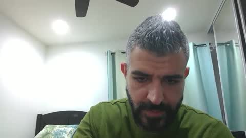 Snapshot of h0nest84 chatting on December 30, 8:21 am h0nest84 online show from December 30, 8:21 am