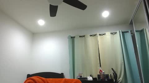 Snapshot of h0nest84 chatting on December 31, 6:16 am h0nest84 online show from December 31, 6:16 am