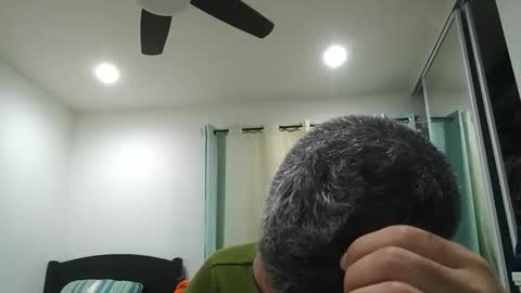 Snapshot of h0nest84 chatting on December 31, 9:21 am h0nest84 online show from December 31, 9:21 am