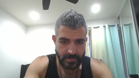 Snapshot of h0nest84 chatting on January 5, 11:44 pm h0nest84 online show from January 5, 11:44 pm