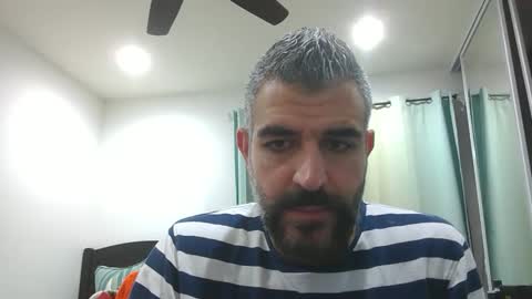 Snapshot of h0nest84 chatting on February 2, 6:04 am h0nest84 online show from February 2, 6:04 am