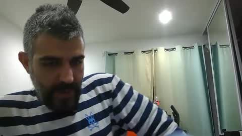 Snapshot of h0nest84 chatting on February 6, 5:35 am h0nest84 online show from February 6, 5:35 am