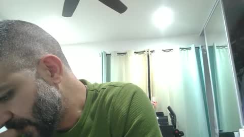 Snapshot of h0nest84 chatting on February 14, 6:23 am h0nest84 online show from February 14, 6:23 am