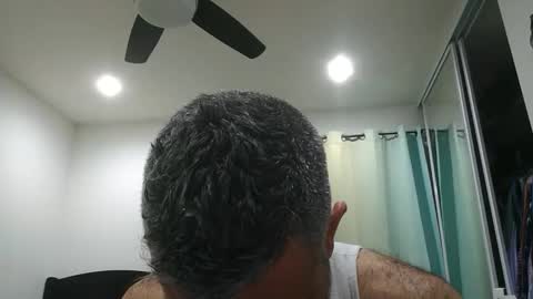 Snapshot of h0nest84 chatting on February 17, 12:21 am h0nest84 online show from February 17, 12:21 am