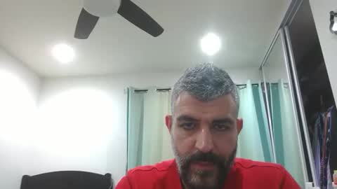 Snapshot of h0nest84 chatting on February 17, 3:25 am h0nest84 online show from February 17, 3:25 am