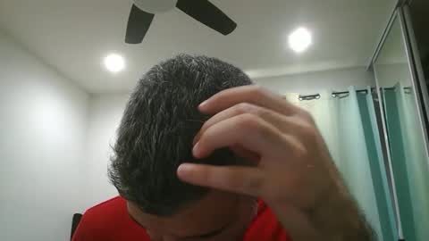 Snapshot of h0nest84 chatting on February 23, 5:18 pm h0nest84 online show from February 23, 5:18 pm