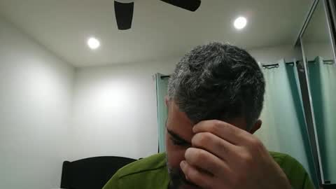 Snapshot of h0nest84 chatting on March 2, 4:39 am h0nest84 online show from March 2, 4:39 am