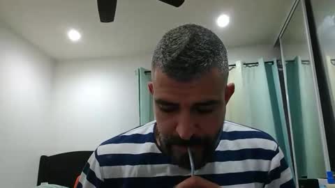 Snapshot of h0nest84 chatting on March 9, 5:22 am h0nest84 online show from March 9, 5:22 am