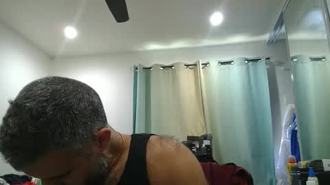 Snapshot of h0nest84 chatting on October 4, 5:44 pm h0nest84 online show from October 4, 5:44 pm