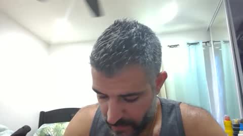 Snapshot of h0nest84 chatting on October 5, 10:29 pm h0nest84 online show from October 5, 10:29 pm